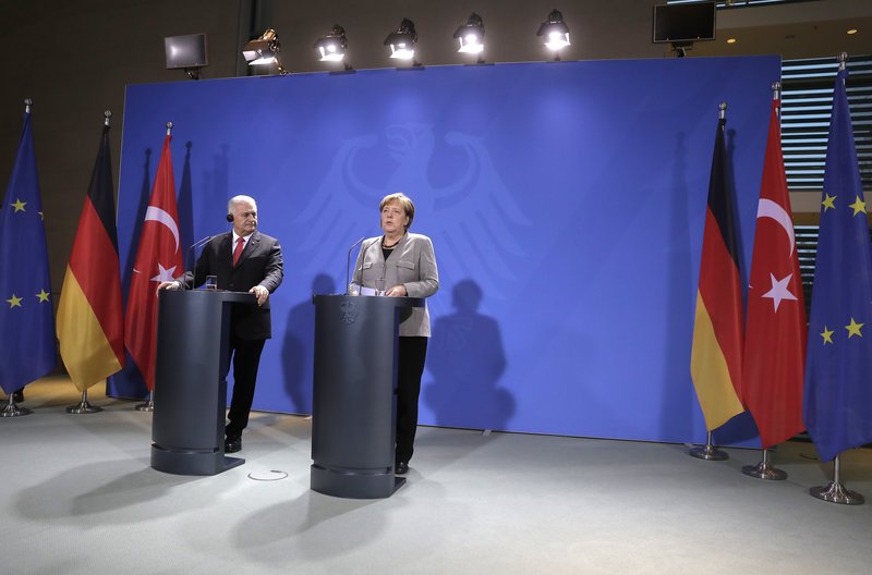 DW: Σε ψυχρό κλίμα η συνάντηση Μέρκελ-Γιλντιρίμ -Πώς στρίμωξε τον Τούρκο πρωθυπουργό η καγκελάριος | iefimerida.gr 2