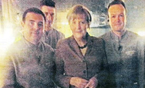 Στα παρασκήνια της επίσκεψης Μέρκελ: Το «ja» στο κατσικάκι και η selfie στο εστιατόριο [εικόνα] | iefimerida.gr 0