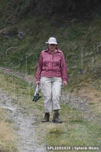 Daily Mail: Η Μέρκελ κάνει πεζοπορία με τα ίδια ρούχα εδώ και 5 χρόνια [εικόνες] | iefimerida.gr 0