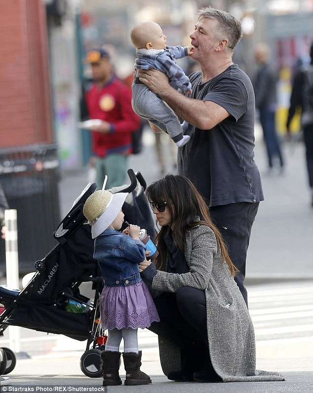 Πατέρας για τέταρτη φορά θα γίνει ο Άλεκ Μπάλντουιν [εικόνες] | iefimerida.gr 3