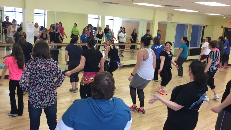  Οι ομογενείς συνδυάζουν την άσκηση με το γλέντι -Τι είναι το OPA-cize™ [εικόνες & βίντεο] | iefimerida.gr 3