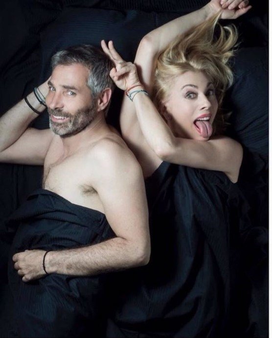 Καρύδη και Αθερίδης φωτογραφήθηκαν... ημίγυμνοι στο κρεβάτι [εικόνα] | iefimerida.gr 0