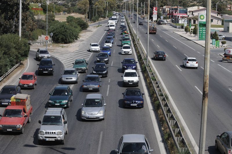 Ανοιχτές τρεις φορολογικές εκκρεμότητες: Τέλη κυκλοφορίας, πλαστικό χρήμα και αδήλωτα εισοδήματα | iefimerida.gr 2