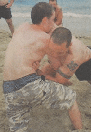 Ο Κασιδιάρης με τη σβάστικα στο μπράτσο εκπαιδεύει τάγματα χρυσαυγιτών [εικόνες] | iefimerida.gr 4