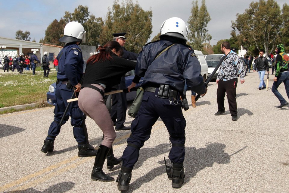 Ενταση στο Μεσολόγγι για το σχέδιο Αθηνά - Φυγαδεύτηκε ο Σαλμάς [εικόνες & βίντεο] | iefimerida.gr 1