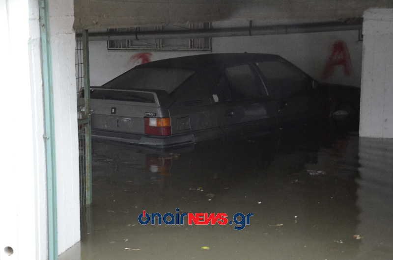 Σοβαρά προβλήματα από την κακοκαιρία -«Πνίγηκαν» πολλές περιοχές [εικόνες & βίντεο] | iefimerida.gr 4