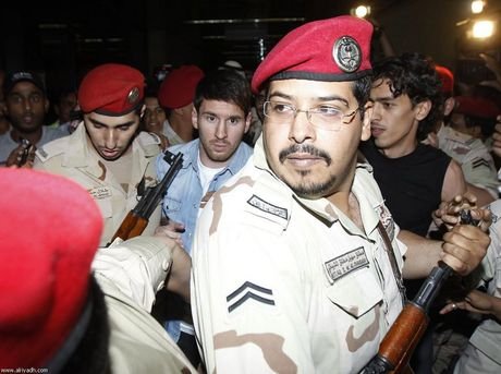 Ο Μέσι βρέθηκε αντιμέτωπος με την κάννη ενός όπλου [βίντεο] | iefimerida.gr 0