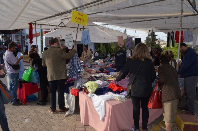 Μεσσηνία: Εφοδος του ΣΔΟΕ σε λαϊκή αγορά -3 συλλήψεις [εικόνες & βίντεο] | iefimerida.gr 2