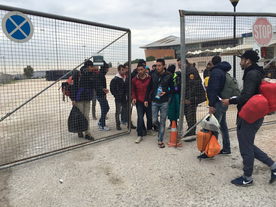 Τι είδαμε στον καταυλισμό των μεταναστών στο Τάε Κβον Ντο [βίντεο] | iefimerida.gr 7