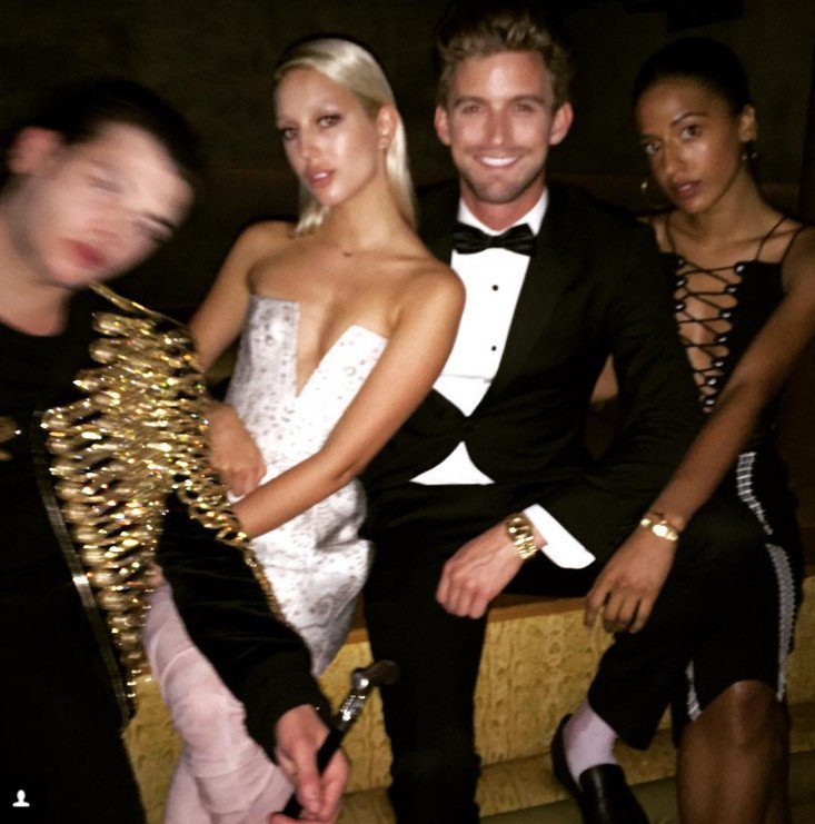 Η εγγονή του τέως στα Οσκαρ Μόδας -Με Balmain, σαν την Κιμ Καρντάσιαν [εικόνες] | iefimerida.gr 5