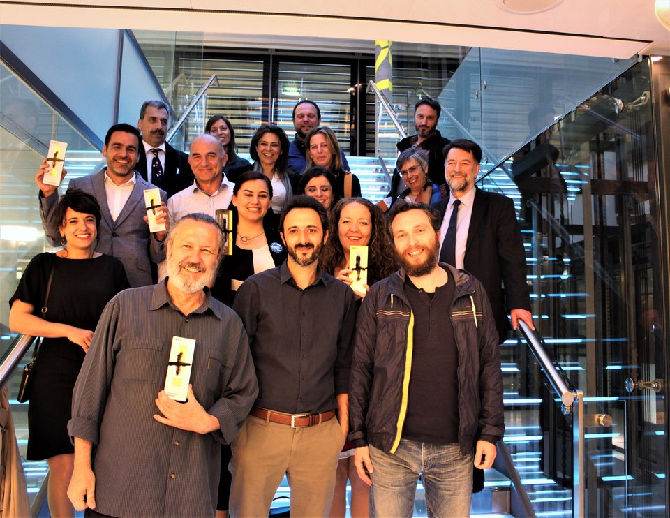 Χρυσό Βραβείο Γραφίστικης στην Εθνική Βιβλιοθήκη της Ελλάδος [εικόνες] | iefimerida.gr 1