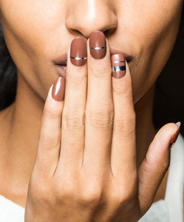 Η τελευταία τάση στα νύχια -Επιστροφή στην απλότητα [εικόνες] | iefimerida.gr 15