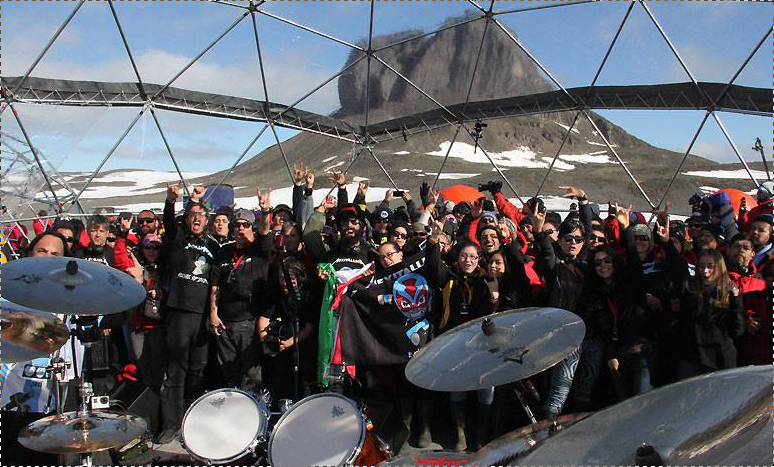 Το πρώτο συγκρότημα που έπαιξε live στην Ανταρκτική -«Δεν υπήρξαν... πιγκουίνοι στους θαυμαστές» [εικόνες] | iefimerida.gr 2