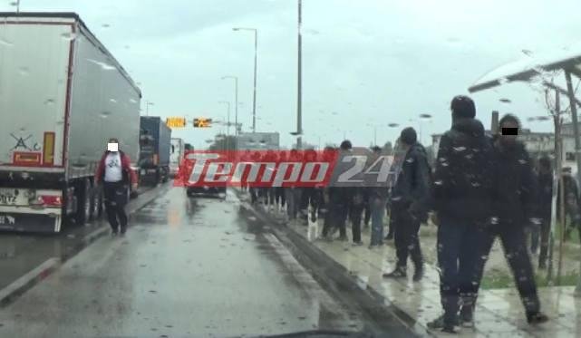 Καταγγελία -Αλλοδαποί επιδεικνύουν τα γεννητικά τους όργανα σε γυναίκες λιμενικούς στην Πάτρα [εικόνες] | iefimerida.gr 1