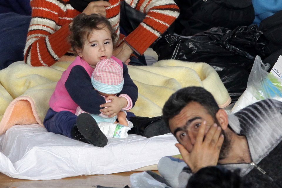 Αναχωρούν οι 370 από τους μετανάστες του «Baris» - Στον Εισαγγελέα επτά ως επικεφαλείς της μεταφοράς [εικόνες] | iefimerida.gr 5