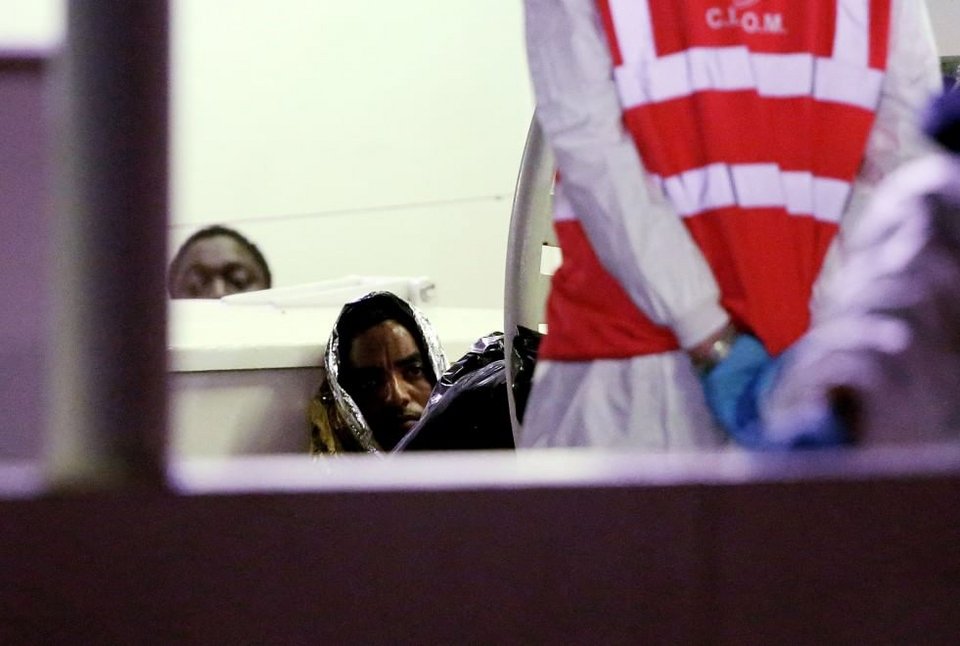 Τραγωδία στη Μεσόγειο: Χειροπέδες σε 2 δουλεμπόρους -800 οι νεκροί του ναυαγίου [εικόνες & βίντεο] | iefimerida.gr 3