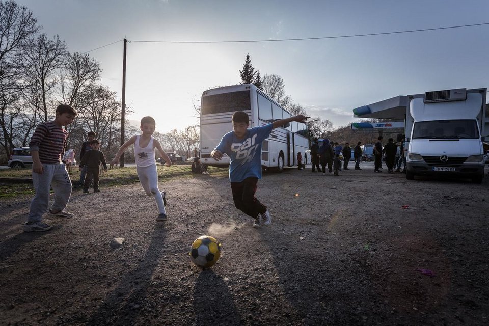 Καβάλα, Τρίκαλα, Γρεβενά... -Σε κάθε πόλη της Ελλάδας, χιλιάδες μετανάστες | iefimerida.gr 10