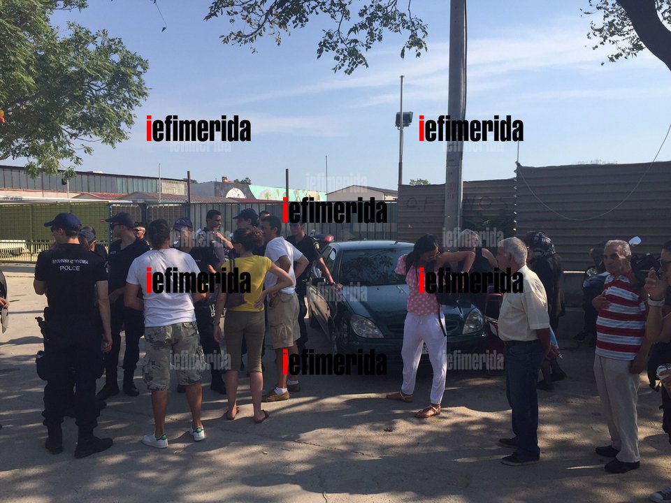 Εγκαταστάθηκαν στον Ελαιώνα οι μετανάστες από το πεδίο του Αρεως [εικόνες] | iefimerida.gr 4