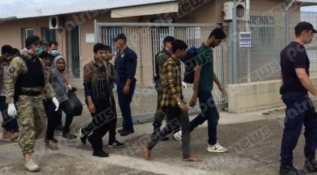 Στο Κατάκολο ή στον Πύργο θα φιλοξενηθούν οι 41 πρόσφυγες που εντοπίστηκαν μέσα στο ιστιοφόρο [εικόνες & βίντεο] | iefimerida.gr 2
