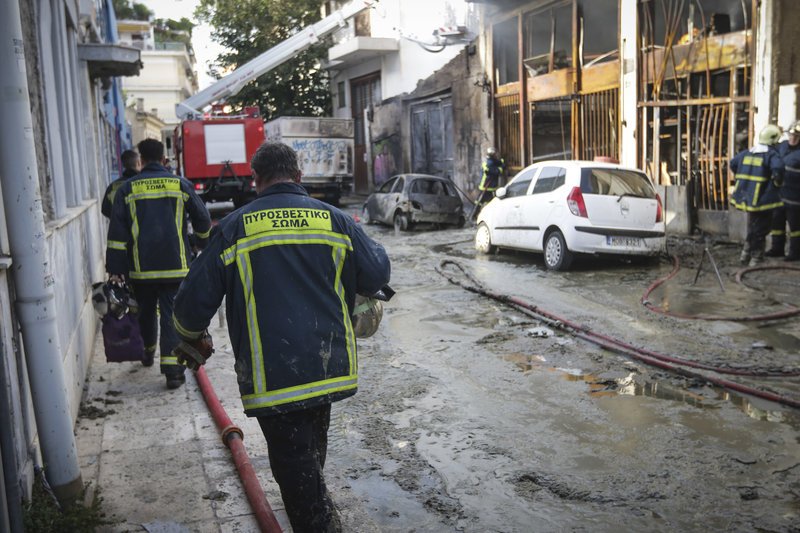 Πυρκαγιά σε βιοτεχνία κεριών στο Μεταξουργείο [εικόνες] | iefimerida.gr 1