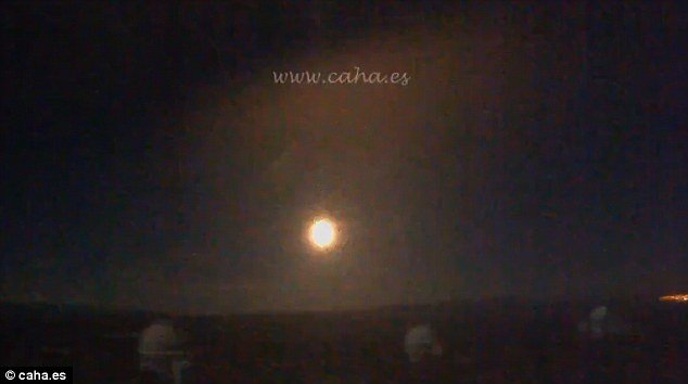 Μετεωρίτης πέφτει στην Ισπανία με 72.000 χιλιόμετρα την ώρα και προκαλεί πανικό [βίντεο] | iefimerida.gr 0