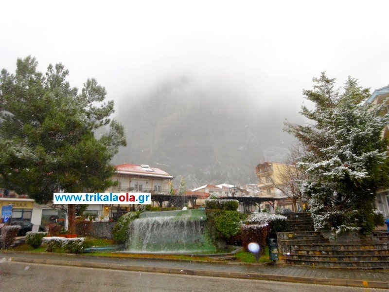 Οι επιβλητικοί βράχοι των Μετεώρων την ώρα που χιονίζει [βίντεο & εικόνες] | iefimerida.gr 1