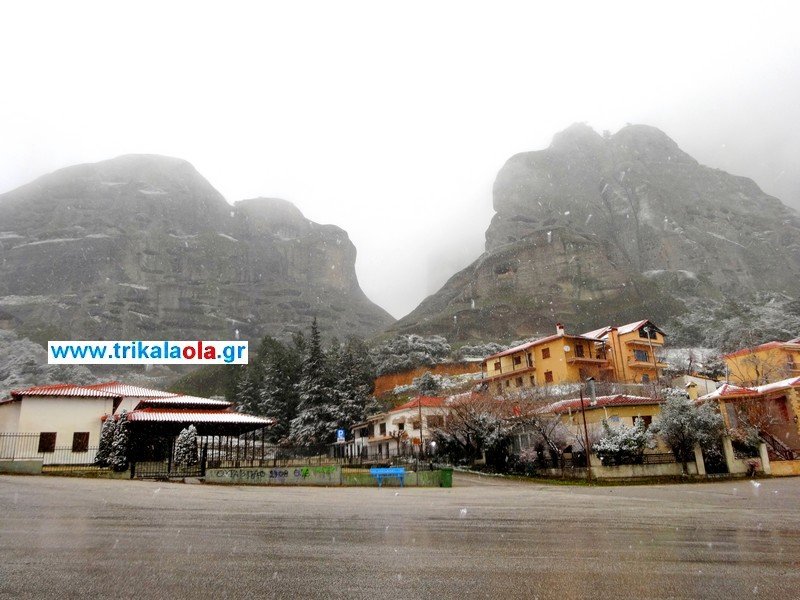 Οι επιβλητικοί βράχοι των Μετεώρων την ώρα που χιονίζει [βίντεο & εικόνες] | iefimerida.gr 6