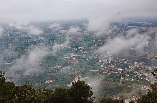 Χαβανέζα τρώει σουβλάκι στα Μετέωρα και γράφει: Είναι το εξωγήινο μέρος της Ελλάδας [εικόνες & βίντεο] | iefimerida.gr 0