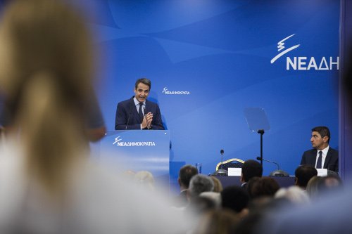 Τα παρασκήνια της Π.Ε. της ΝΔ -Τα «πηγαδάκια» και το τετ α τετ Μητσοτάκη με Καραμανλή και Σαμαρά [εικόνες] | iefimerida.gr 5