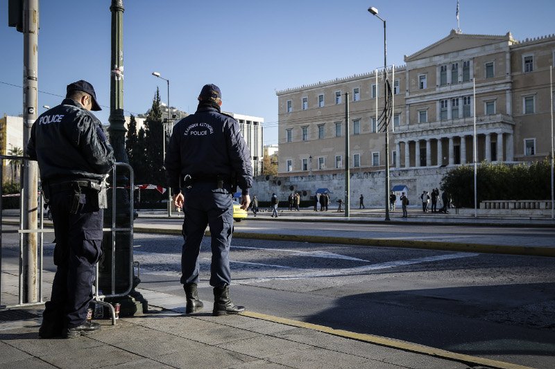Ελεύθεροι σκοπευτές στη «Μεγάλη Βρεταννία» -Εκπαιδευμένα σκυλιά στο Προεδρικό Μέγαρο [εικόνες] | iefimerida.gr 7