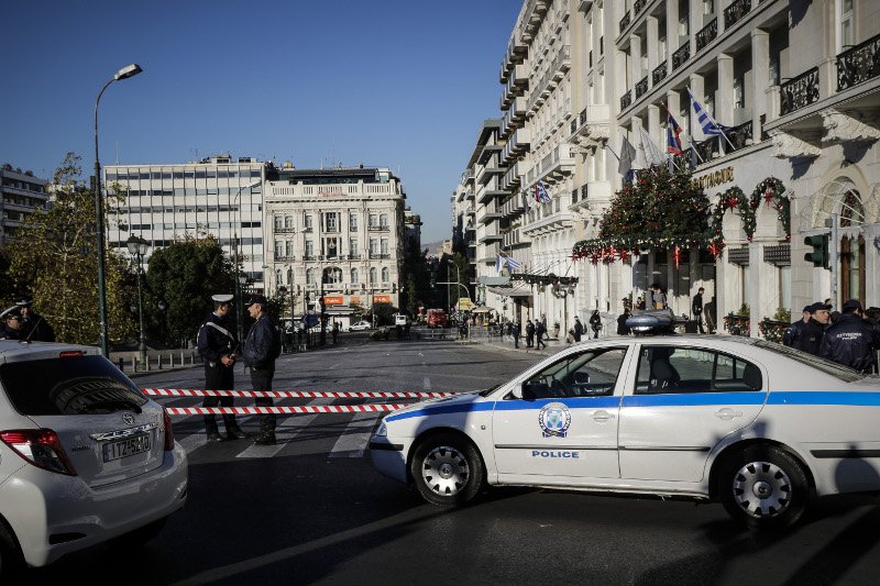 Ελεύθεροι σκοπευτές στη «Μεγάλη Βρεταννία» -Εκπαιδευμένα σκυλιά στο Προεδρικό Μέγαρο [εικόνες] | iefimerida.gr 12