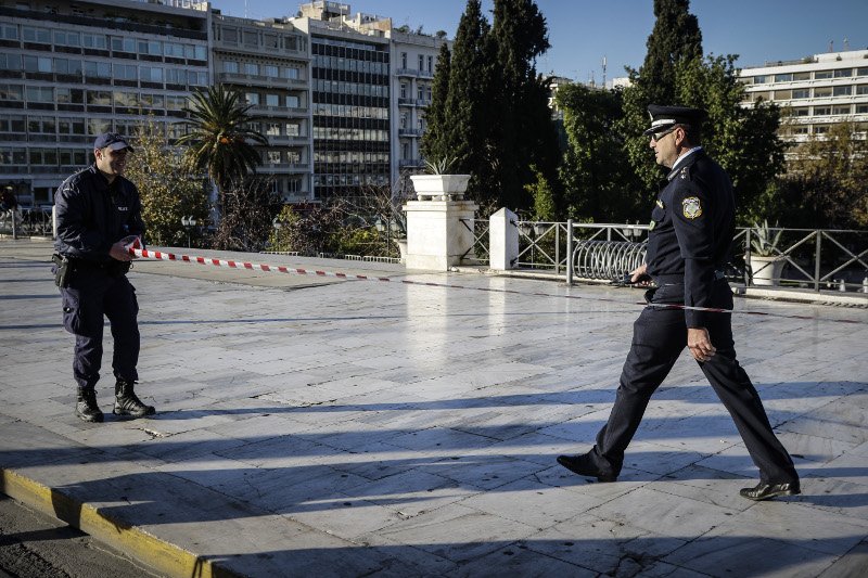 Ελεύθεροι σκοπευτές στη «Μεγάλη Βρεταννία» -Εκπαιδευμένα σκυλιά στο Προεδρικό Μέγαρο [εικόνες] | iefimerida.gr 13