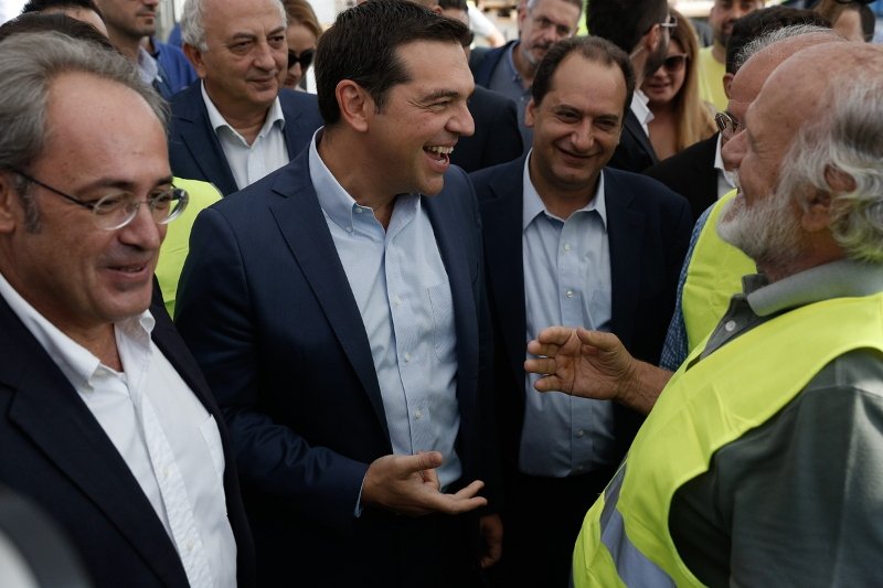 Σε σταθμό του μετρό στη Θεσσαλονίκη ο Τσίπρας: Θυμήθηκα ότι είμαι μηχανικός -Η υποδοχή με πανό [εικόνες & βίντεο] | iefimerida.gr 9