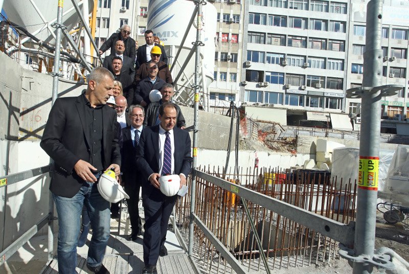  Ο μετροπόντικας έφτασε στον Πειραιά -Στον σταθμό του Δημοτικού Θεάτρου [εικόνες] | iefimerida.gr 6