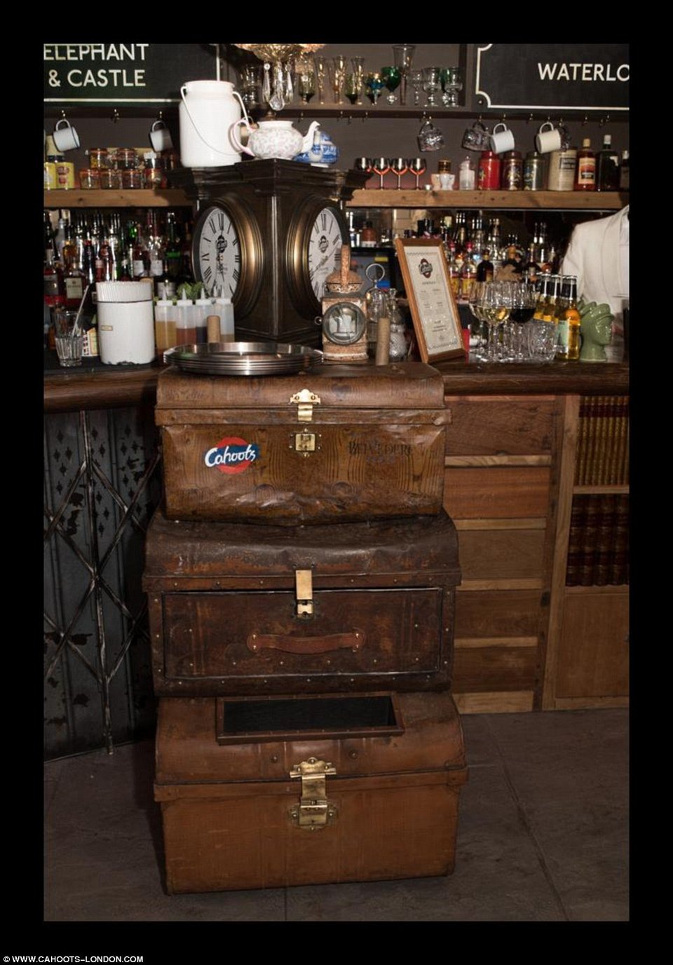 Το μπαρ που θα συζητηθεί: Μετέτρεψαν υπόγειο πολεμικό καταφύγιο σε... μπουάτ [εικόνες] | iefimerida.gr 6