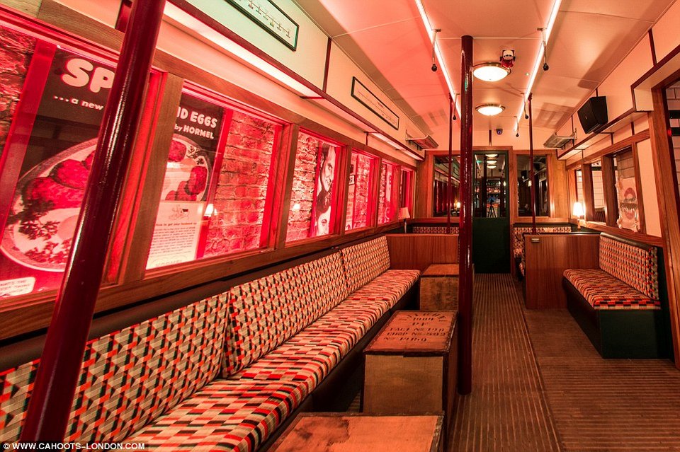 Το μπαρ που θα συζητηθεί: Μετέτρεψαν υπόγειο πολεμικό καταφύγιο σε... μπουάτ [εικόνες] | iefimerida.gr 1