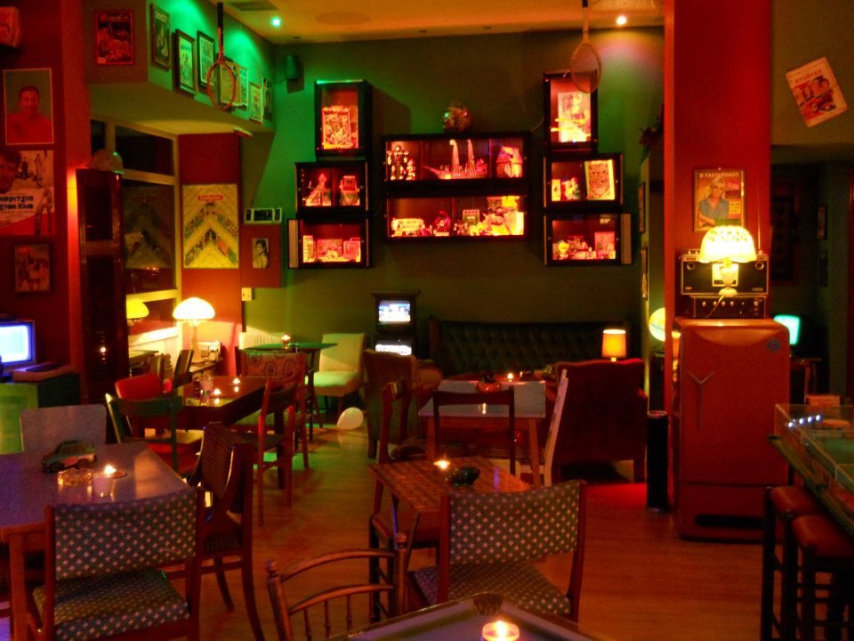 Το πιο καλτ μαγαζί της πόλης που θα σας ξυπνήσει παιδικές αναμνήσεις – Ένα νέο στέκι για τους λάτρεις των ρετρό καταστάσεων [εικόνες]  | iefimerida.gr 0