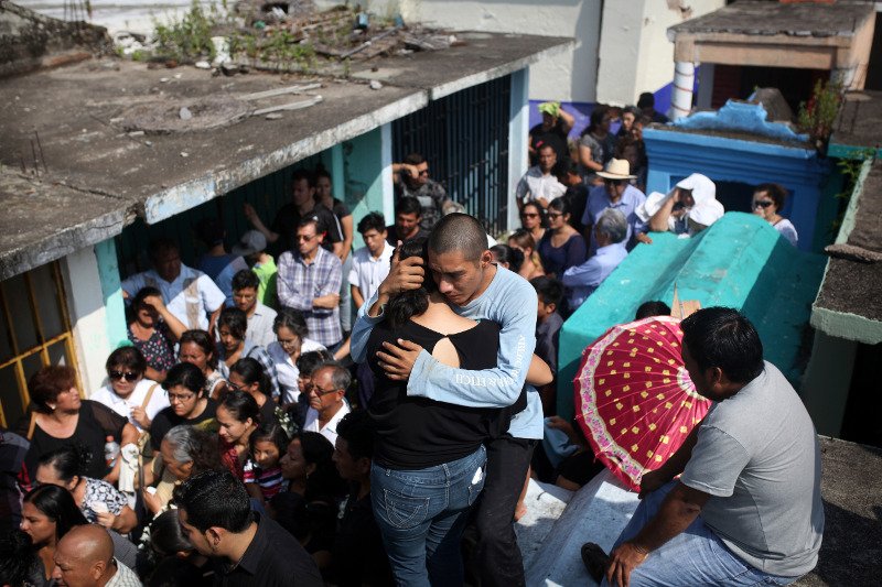 Θρήνος στο Μεξικό: Στους 90 οι νεκροί από τον φονικό σεισμό των 8,2 Ρίχτερ [εικόνες]  | iefimerida.gr 0