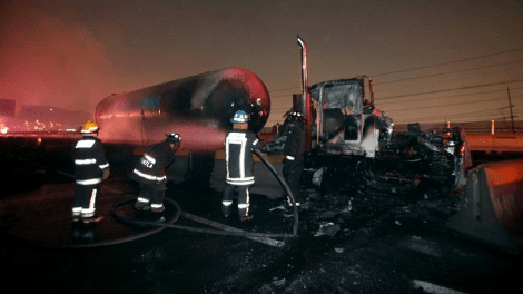 Τραγωδία στο Μεξικό – 20 νεκροί από έκρηξη βυτιοφόρου μετά από τρακάρισμα [εικόνες] | iefimerida.gr 8