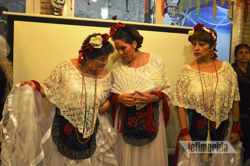 Η μεξικάνικη «Ημέρα των νεκρών» γιορτάστηκε στην Αθήνα -Το iefimerida ήταν εκεί και καταγράφει τι έγινε [εικόνες] | iefimerida.gr 1