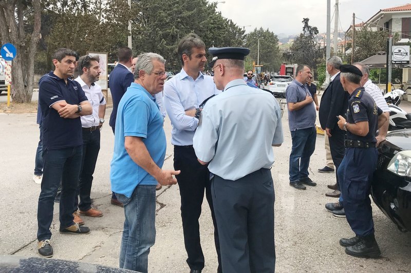 Σε δημαρχείο Ραφήνας και Σισμανόγλειο ο Μητσοτάκης [εικόνες & βίντεο] | iefimerida.gr 0