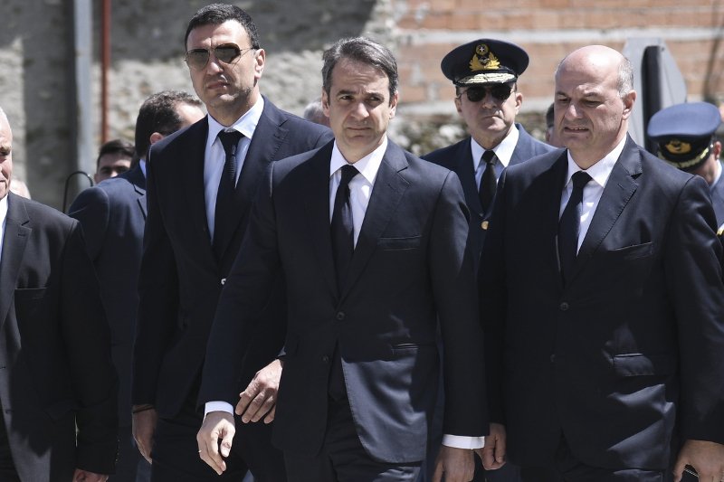 Αθάνατος φώναζαν αποχαιρετώντας τον ήρωα σμηναγό -Το τελευταίο αντίο [εικόνες & βίντεο] | iefimerida.gr 26