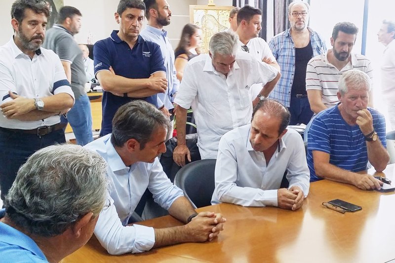 Σε δημαρχείο Ραφήνας και Σισμανόγλειο ο Μητσοτάκης [εικόνες & βίντεο] | iefimerida.gr 1