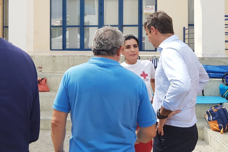 Σε δημαρχείο Ραφήνας και Σισμανόγλειο ο Μητσοτάκης [εικόνες & βίντεο] | iefimerida.gr 3