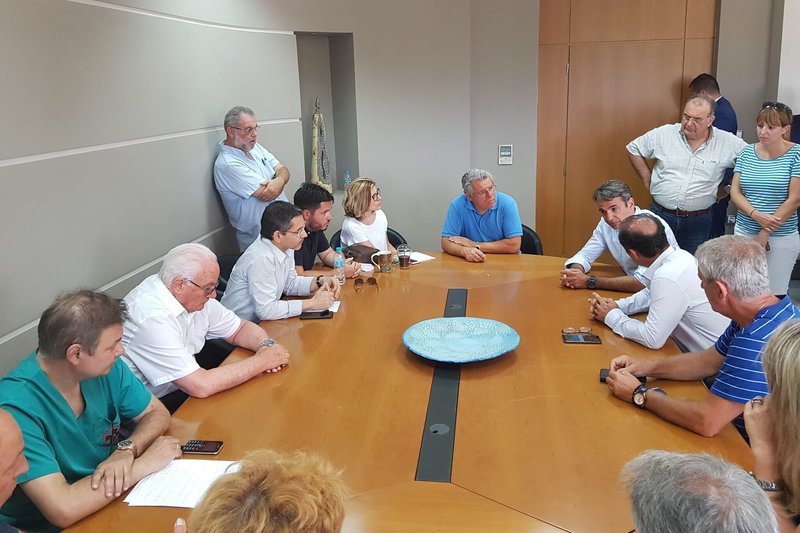 Σε δημαρχείο Ραφήνας και Σισμανόγλειο ο Μητσοτάκης [εικόνες & βίντεο] | iefimerida.gr 2