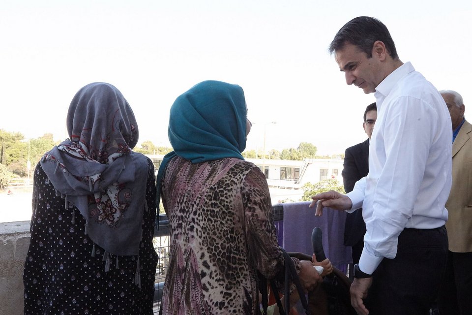 Επίσκεψη Μητσοτάκη στον καταυλισμό του Ελληνικού- Ζητά άμεσα την εκκένωσή του [εικόνες] | iefimerida.gr 5