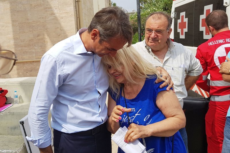 Σε δημαρχείο Ραφήνας και Σισμανόγλειο ο Μητσοτάκης [εικόνες & βίντεο] | iefimerida.gr 4