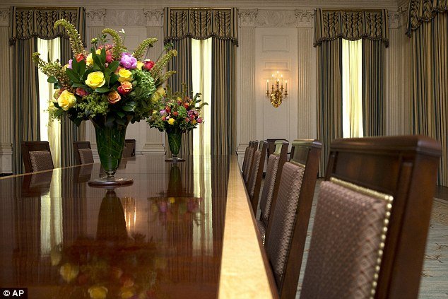 Η Μισέλ Ομπάμα σπατάλησε 500.000 ευρώ για να ανακαινίσει την τραπεζαρία του Λευκού Οίκου [εικόνες] | iefimerida.gr 1