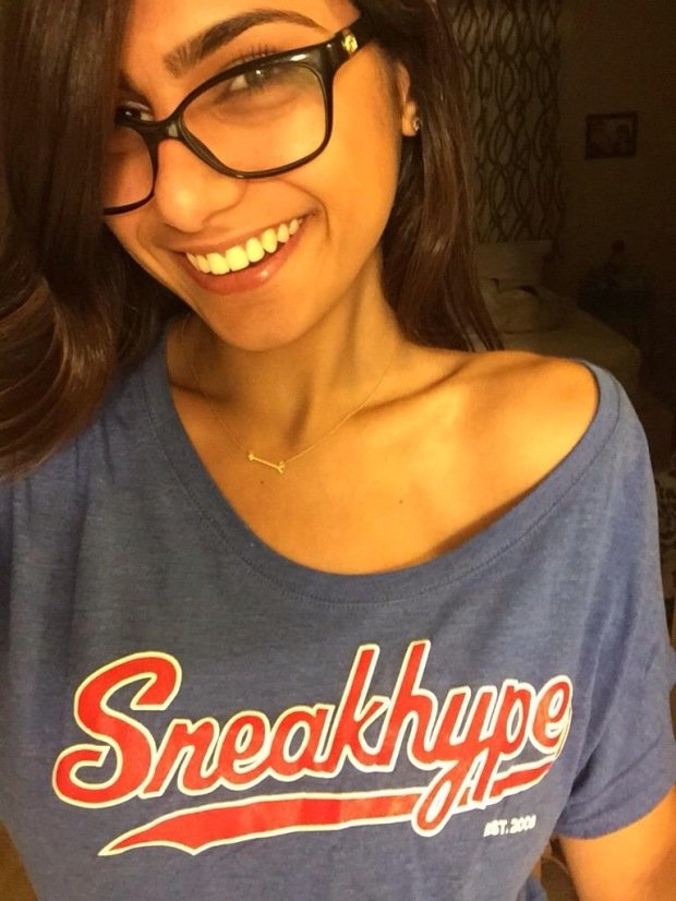 Mia Khalifa, η πορνοστάρ της διπλανής πόρτας με το στήθος σαν αχλάδι [εικόνες] | iefimerida.gr 4