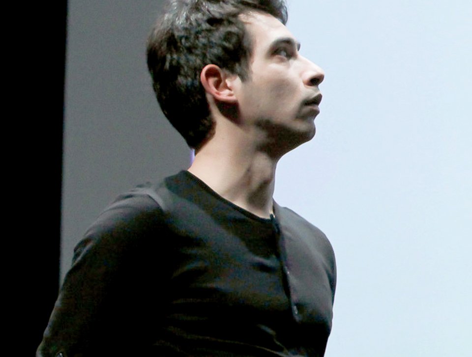 Μπιενάλε αφίσας της Βαρσοβίας: Δύο Ελληνες ανάμεσα στους 50 καλύτερους αφισέρ [εικόνες]  | iefimerida.gr 0